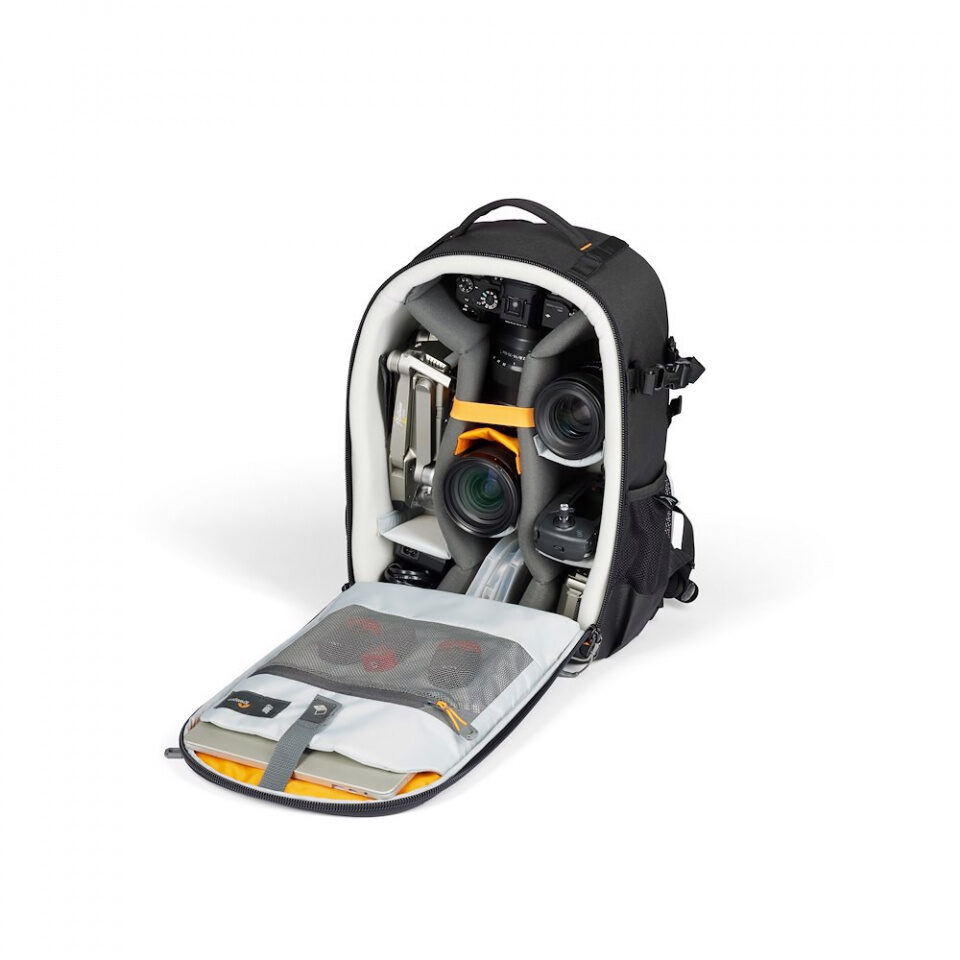 lowepro adventura backpack 300 iiib.jpg