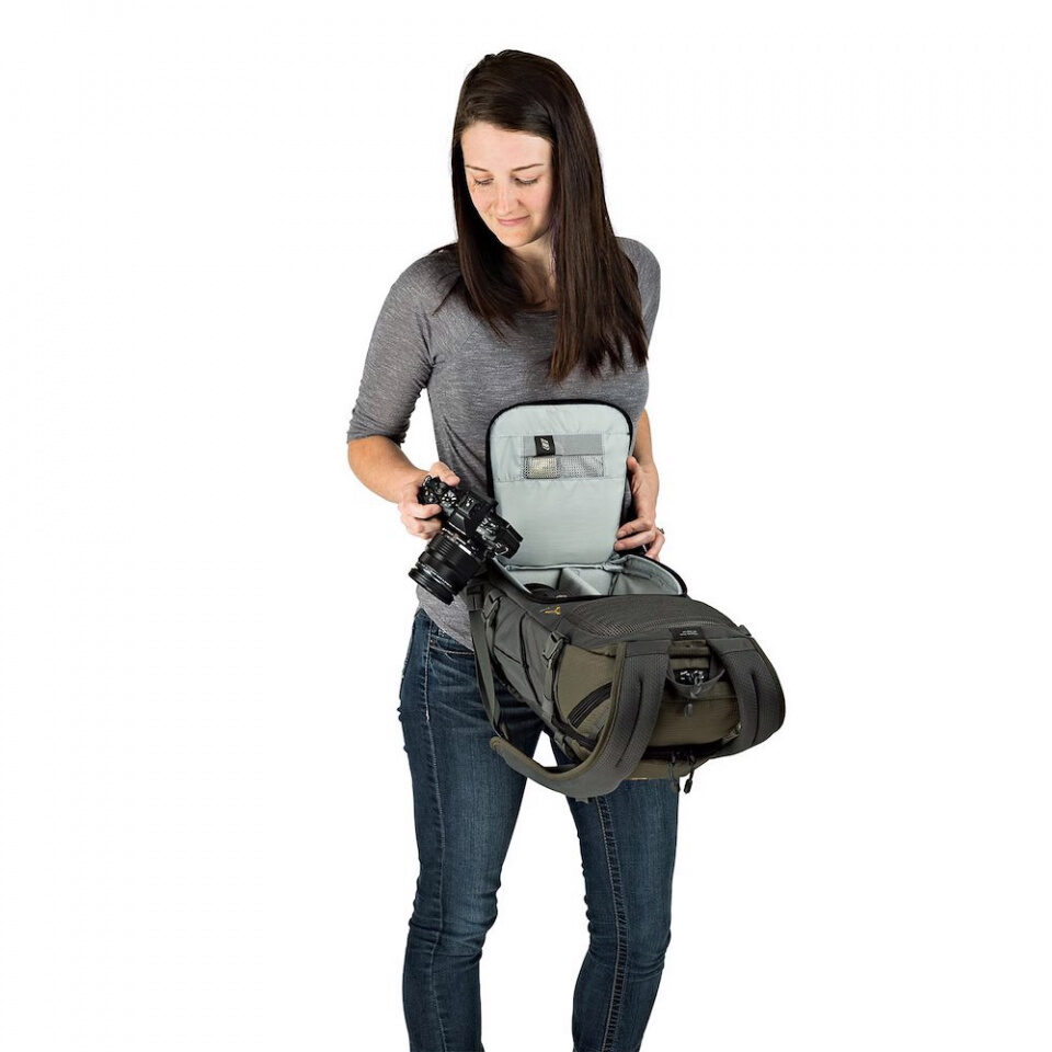 lowepro flipside trek bp 250 aw greyd.jpg