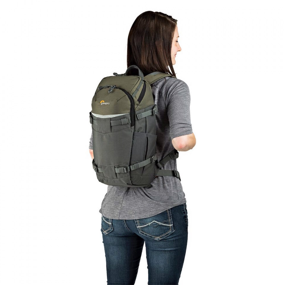 lowepro flipside trek bp 250 aw greyk.jpg