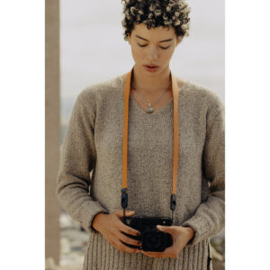 peak design form leather camera strap standard amber