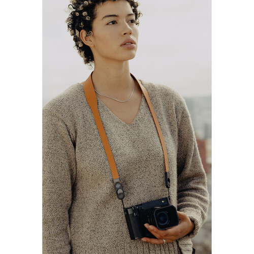 peak design form leather camera strap short amber