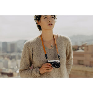 peak design form leather camera strap neck amber