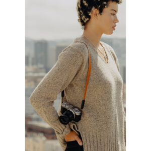 peak design form leather camera strap neck amber
