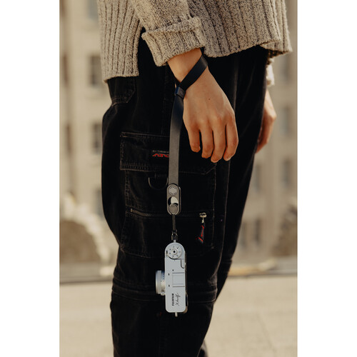 peak design cuff leather camera strap wrist black