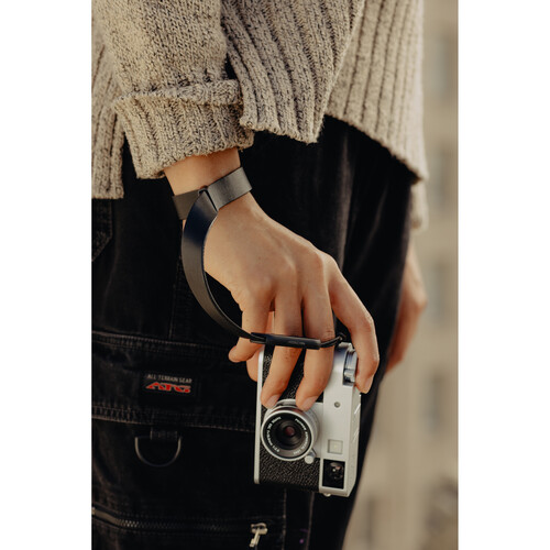 peak design cuff leather camera strap wrist black