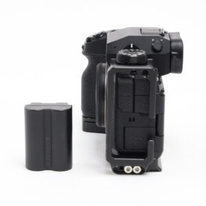 fuji x h2 with smallrig l plate & 3x np w235 batteries