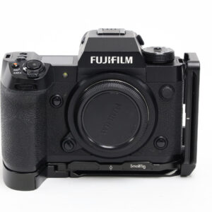 fuji x h2 with smallrig l plate & 3x np w235 batteries