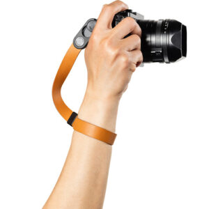 peak design cuff leather camera strap wrist amber